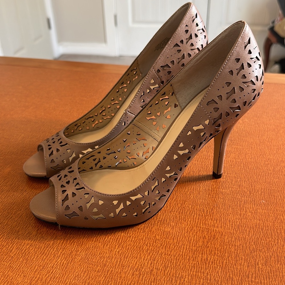 Enzo Angiolini 4 Inch Open Toe Tan Heels 10 - Picture 3 of 10
